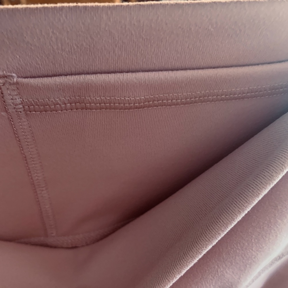 NEW Fabletics Rosebloom On-The-Go PowerHold® High-Waisted Capri Size Small - Picture 8 of 8
